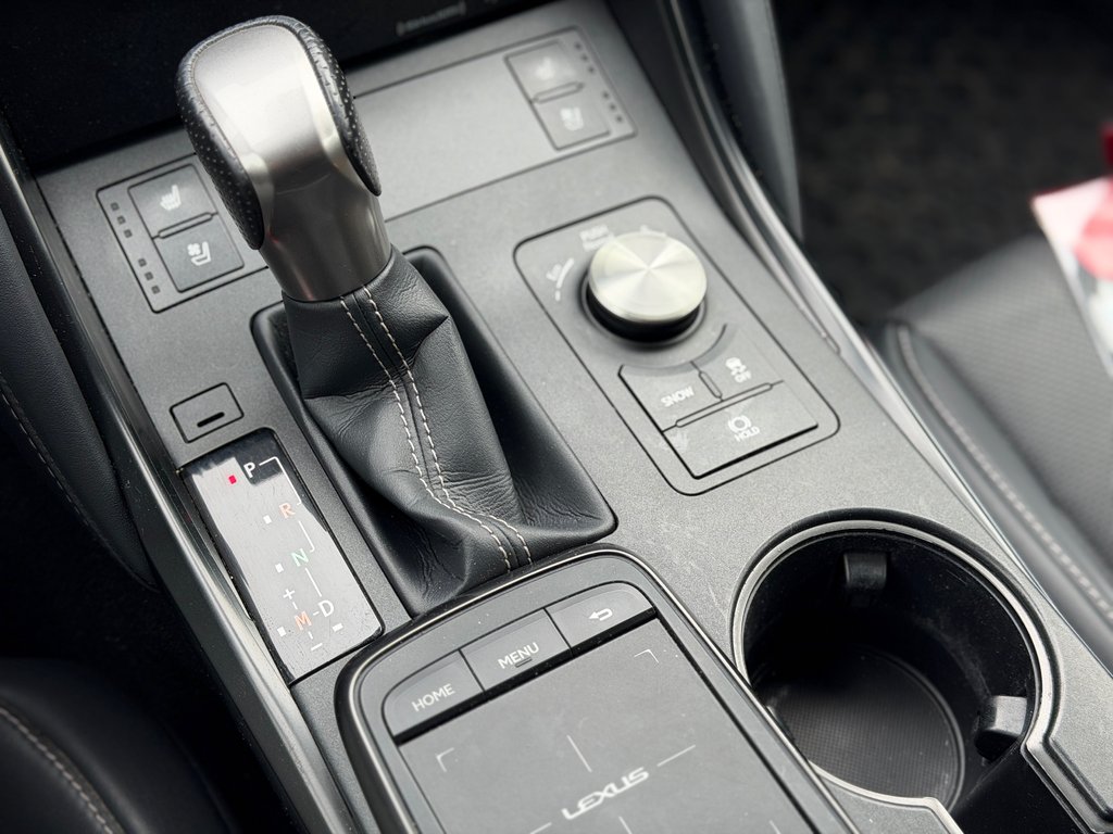 2022 Lexus IS IS 300 F Sport AWD in Terrebonne, Quebec - 19 - w1024h768px