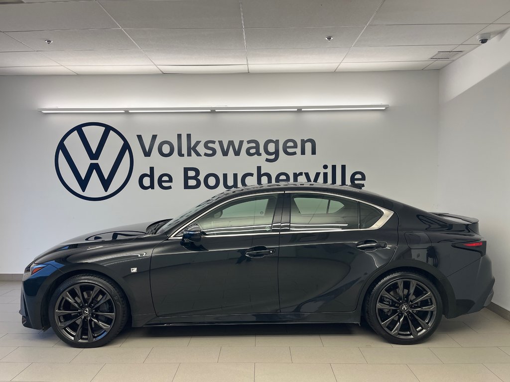 Lexus IS IS 350 2023 à Boucherville, Québec - 2 - w1024h768px