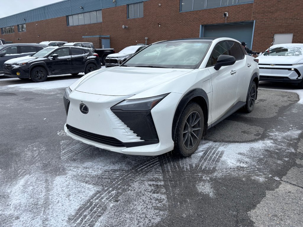 Lexus RZ 450e Signature 2023 à Montréal, Québec - 3 - w1024h768px