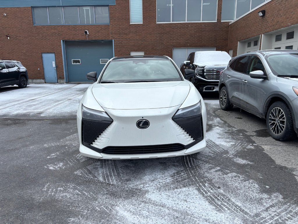 Lexus RZ 450e Signature 2023 à Montréal, Québec - 1 - w1024h768px