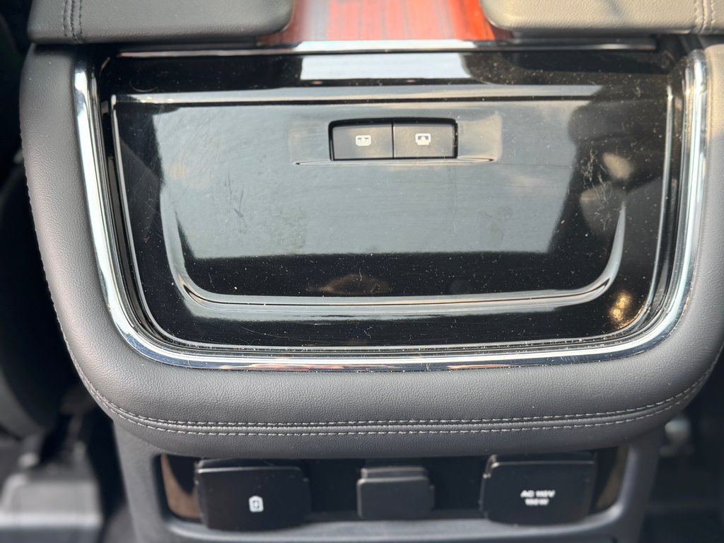 2024 Lincoln Navigator Reserve  Cuir Toit Panoramique AWD in Terrebonne, Quebec - 26 - w1024h768px