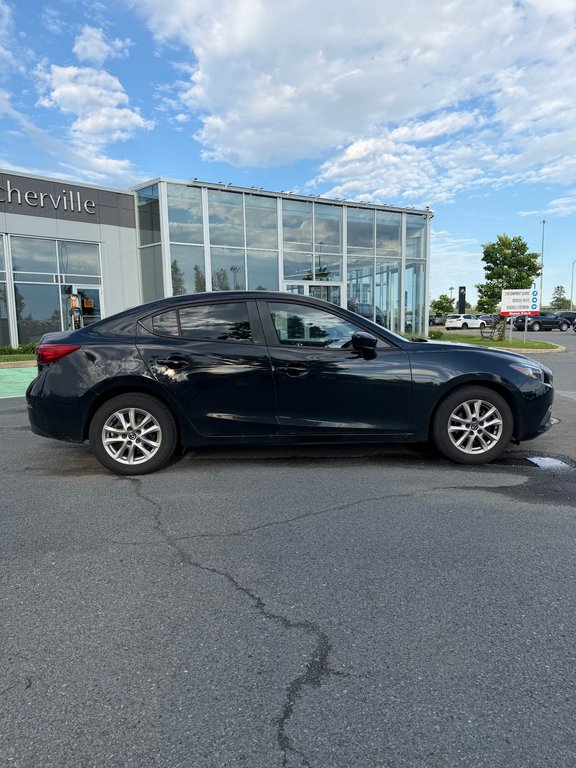 2015 Mazda 3 HATCHBACK G in Boucherville, Quebec - 11 - w1024h768px