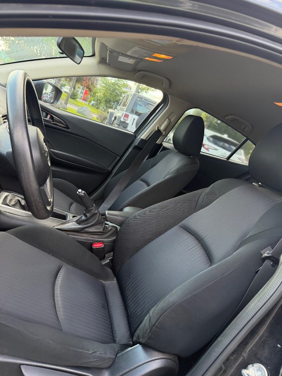 2015 Mazda 3 HATCHBACK G in Boucherville, Quebec - 8 - w1024h768px