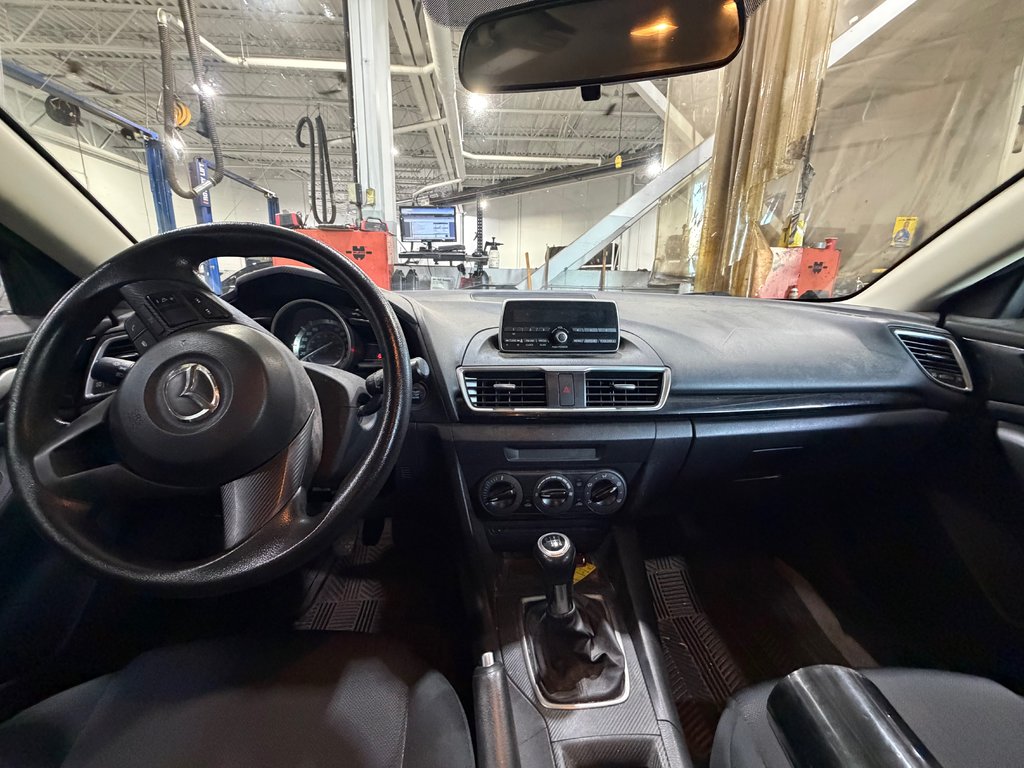 2015 Mazda 3 HATCHBACK G in Boucherville, Quebec - 2 - w1024h768px