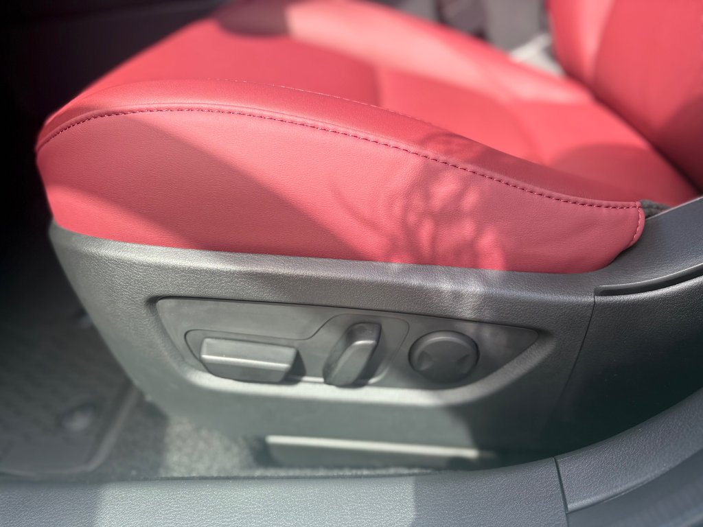 2025 Mazda CX-30 GT in Boucherville, Quebec - 12 - w1024h768px