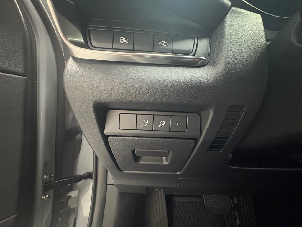 2025 Mazda CX-30 GS in Boucherville, Quebec - 8 - w1024h768px
