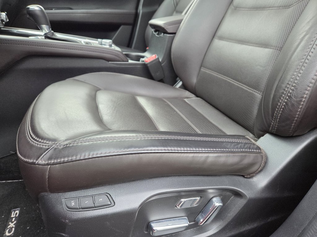 2022 Mazda CX-5 Signature, CUIR, TOIT, in Boucherville, Quebec - 21 - w1024h768px
