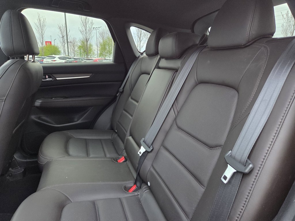 2022 Mazda CX-5 Signature, CUIR, TOIT, in Boucherville, Quebec - 19 - w1024h768px