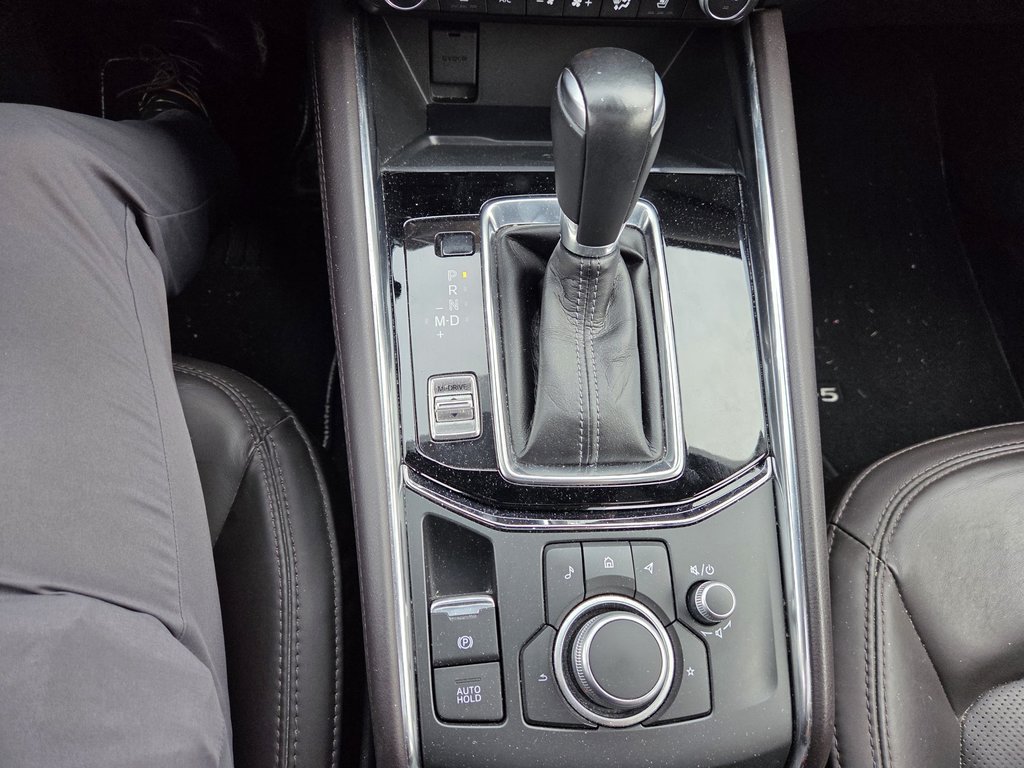 2022 Mazda CX-5 Signature, CUIR, TOIT, in Boucherville, Quebec - 17 - w1024h768px