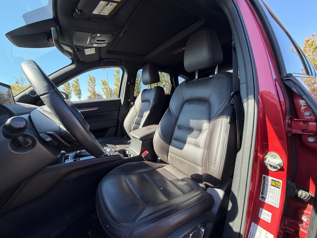 2023 Mazda CX-5 Signature, CUIR, TOIT, NAV, BOSE, BAS KM in Boucherville, Quebec - 5 - w1024h768px