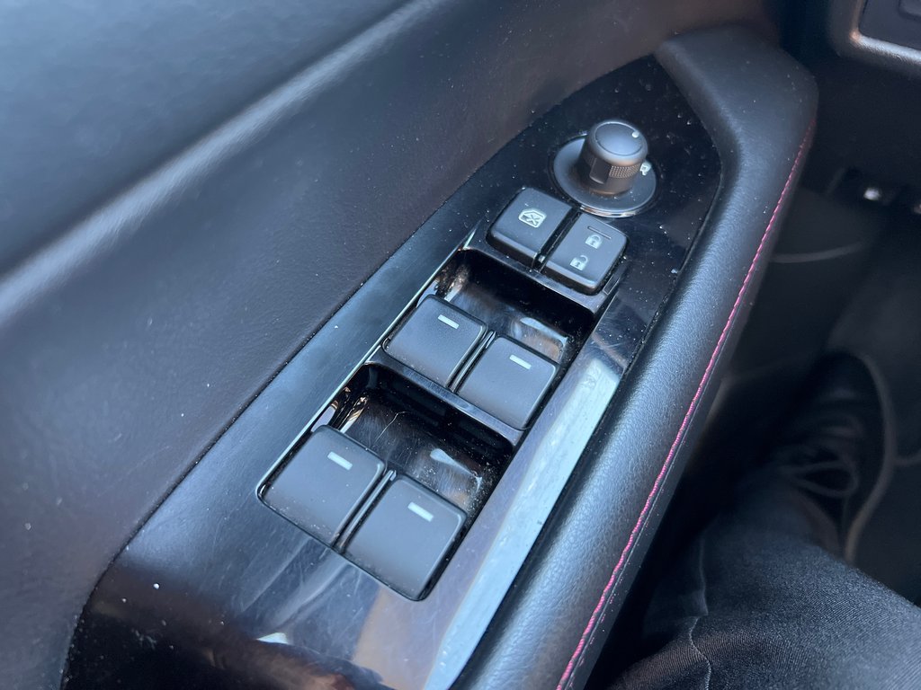 2023 Mazda CX-5 KURO, CUIR ROUGE, TOIT in Boucherville, Quebec - 17 - w1024h768px