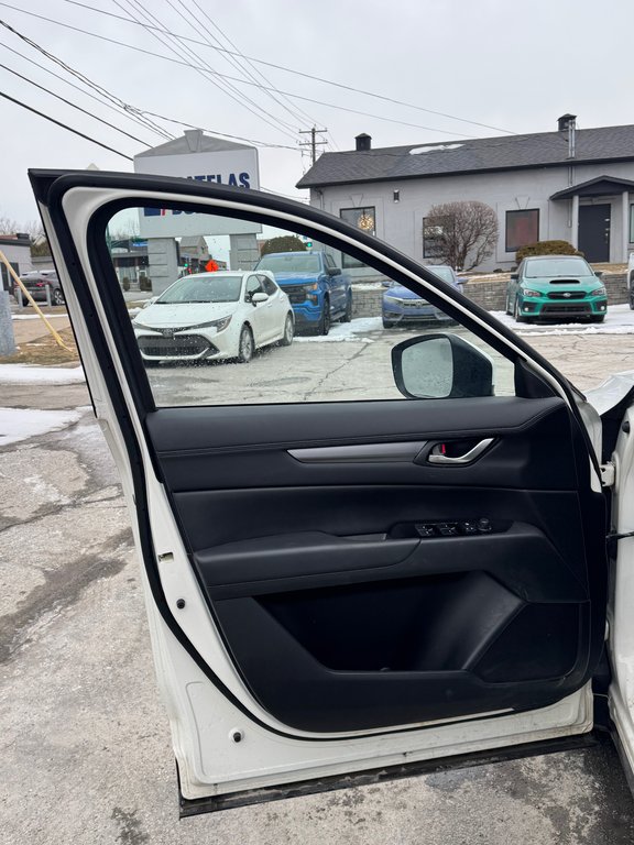 2024 Mazda CX-5 GS AWD Cuir Bas Kilométrage in Terrebonne, Quebec - 8 - w1024h768px