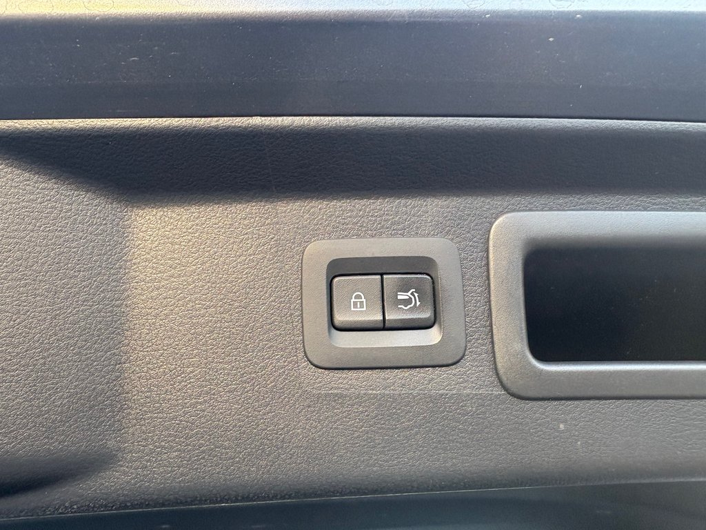 2023 Mazda CX-50 GS-L, GARANTIE, 1 SEUL PROPRIÉTAIRE in Boucherville, Quebec - 12 - w1024h768px