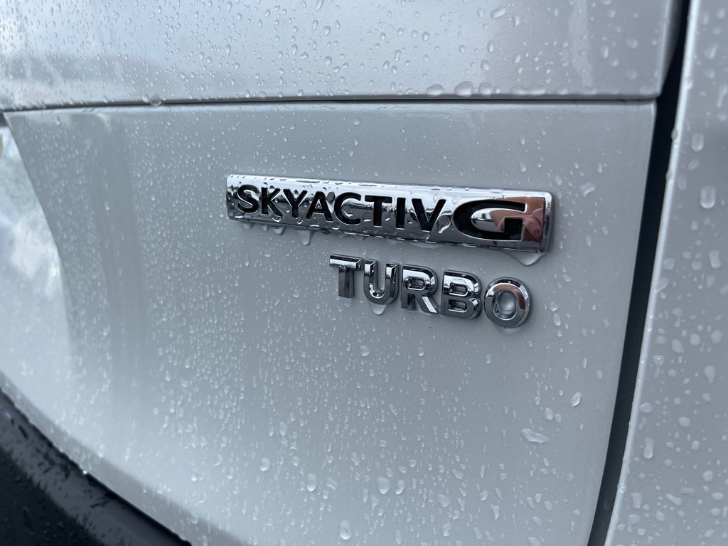 2024 Mazda CX-50 GT Turbo in Boucherville, Quebec - 10 - w1024h768px