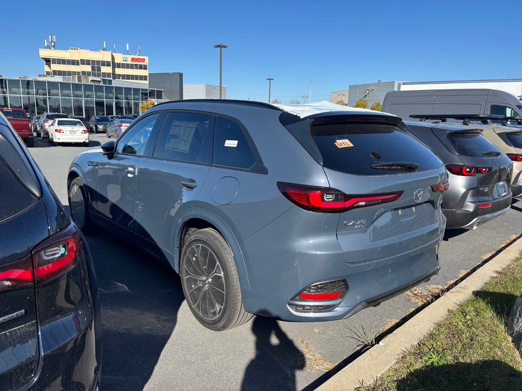 Mazda CX-70 Plug-In Hybrid GT 2025 à Boucherville, Québec - 3 - w1024h768px