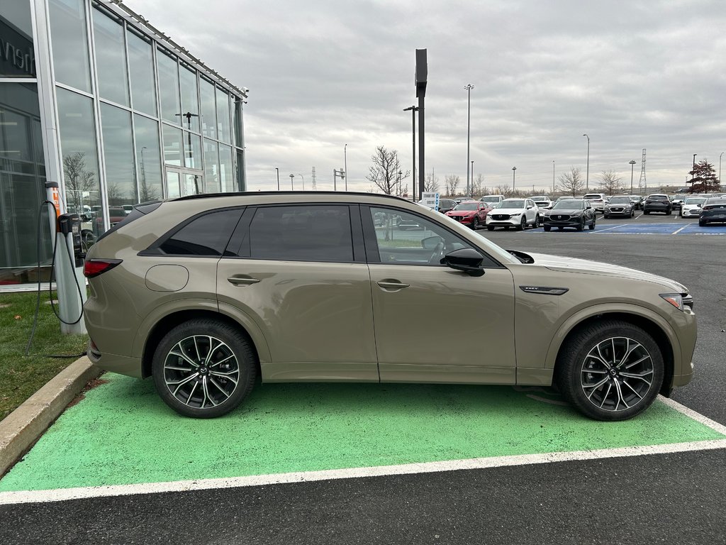 2025 Mazda CX-70 PHEV GT / PHEV / TOIT PANORAMIQUE in Boucherville, Quebec - 4 - w1024h768px