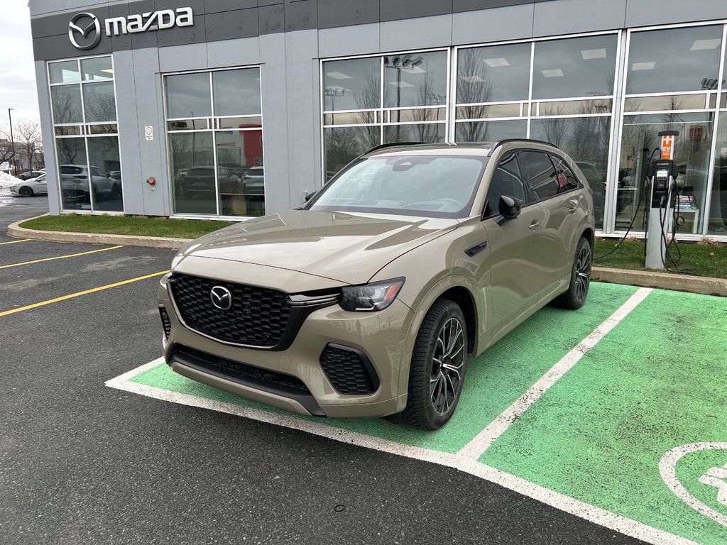 2025 Mazda CX-70 PHEV GT / PHEV / TOIT PANORAMIQUE in Boucherville, Quebec - 1 - w1024h768px