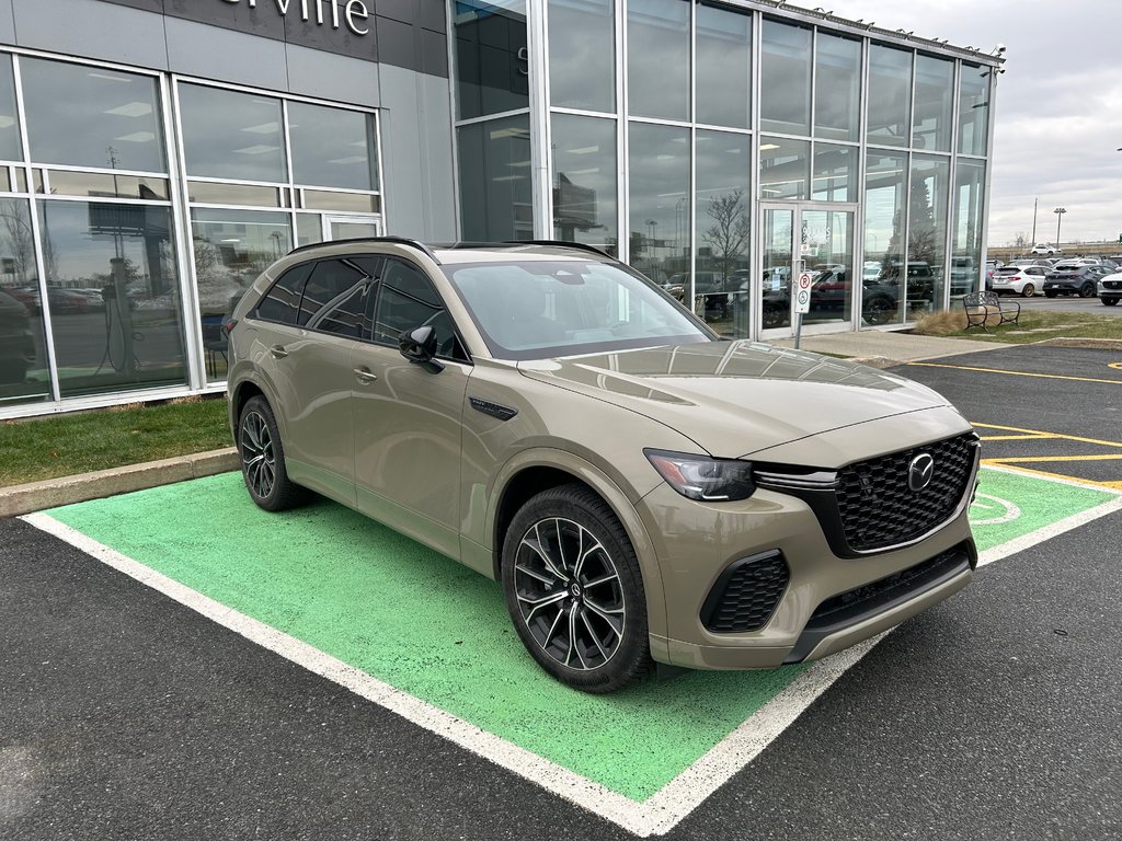 2025 Mazda CX-70 PHEV GT / PHEV / TOIT PANORAMIQUE in Boucherville, Quebec - 11 - w1024h768px