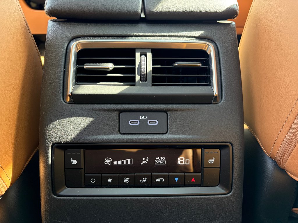 2026 Mazda CX-70 PHEV Signature in Boucherville, Quebec - 25 - w1024h768px