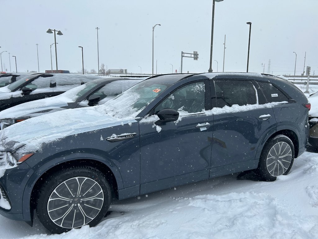 2025 Mazda CX-70 Plug-In Hybrid GT in Boucherville, Quebec - 4 - w1024h768px