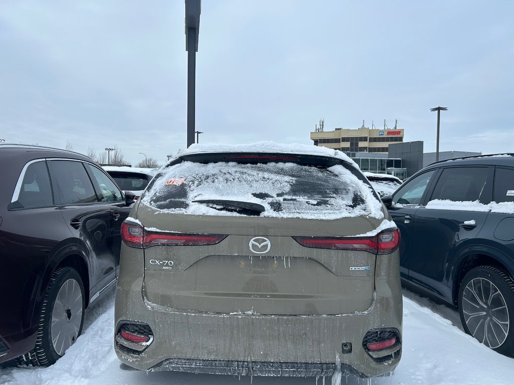 Mazda CX-70 Plug-In Hybrid GT 2025 à Boucherville, Québec - 2 - w1024h768px