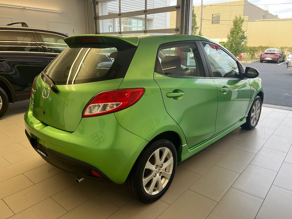 2011 Mazda Mazda2 in Boucherville, Quebec - 5 - w1024h768px