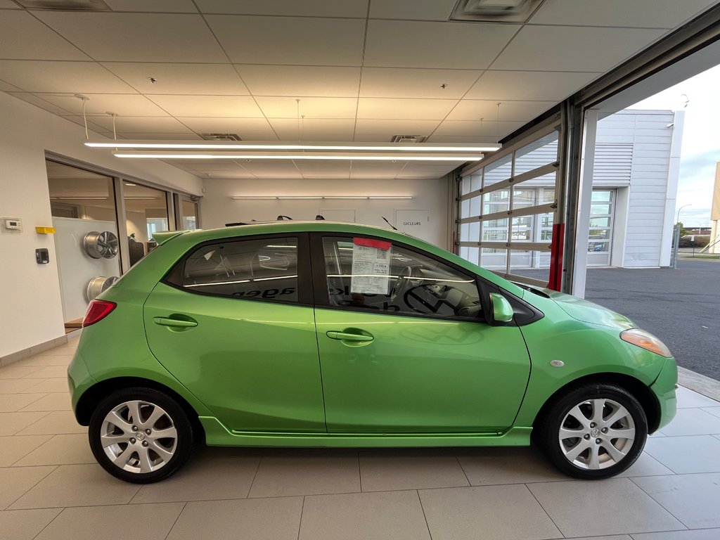 Mazda Mazda2  2011 à Boucherville, Québec - 4 - w1024h768px