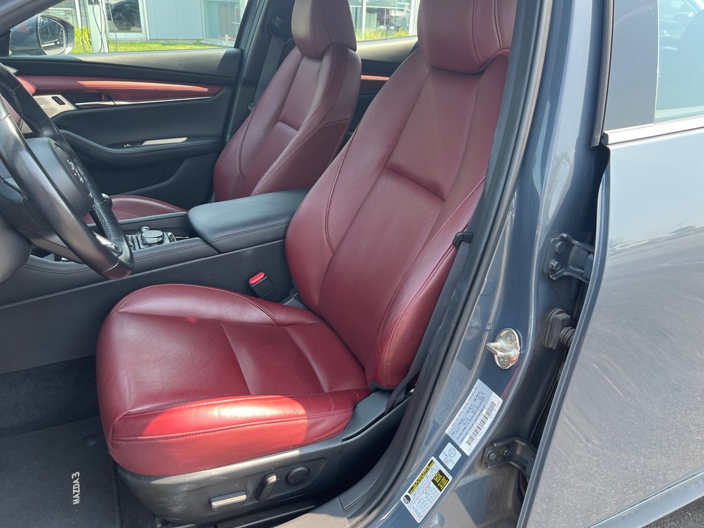 2021 Mazda Mazda3 Sport GT, CUIR ROUGE, BAS KM in Boucherville, Quebec - 13 - w1024h768px