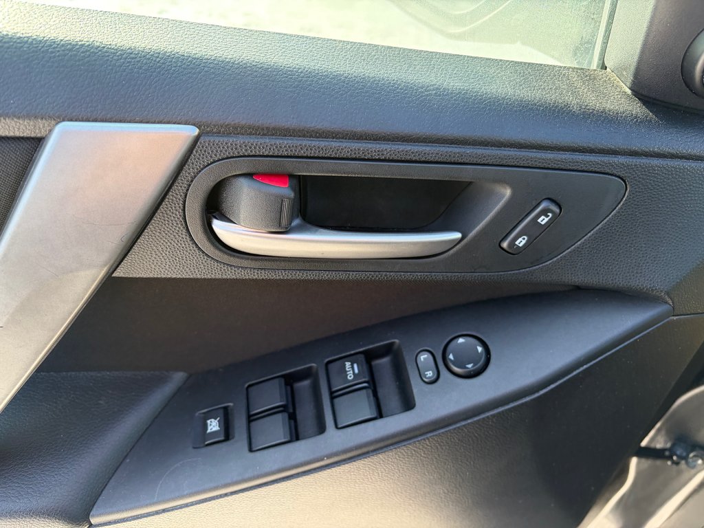 Mazda Mazda3 GS-SKY AUT AIR 1 PROPRIO JAMAIS ACCIDENTÉ BAS KM 2013 à Boucherville, Québec - 16 - w1024h768px