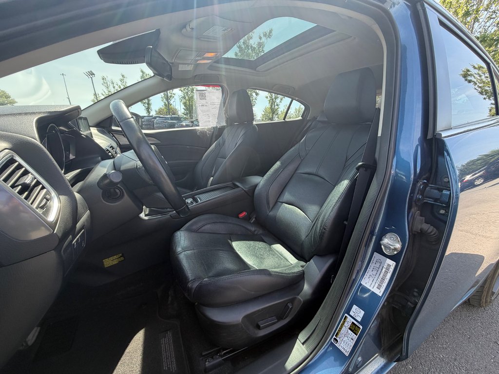 2017 Mazda Mazda3 GT PREMIUM 1 PROPRIO JAMAIS ACCIDENTÉ BAS KM in Boucherville, Quebec - 9 - w1024h768px