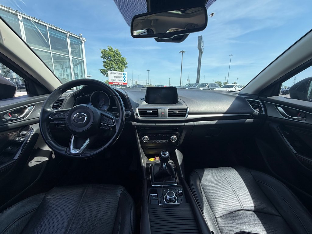 2017 Mazda Mazda3 GT PREMIUM 1 PROPRIO JAMAIS ACCIDENTÉ BAS KM in Boucherville, Quebec - 7 - w1024h768px
