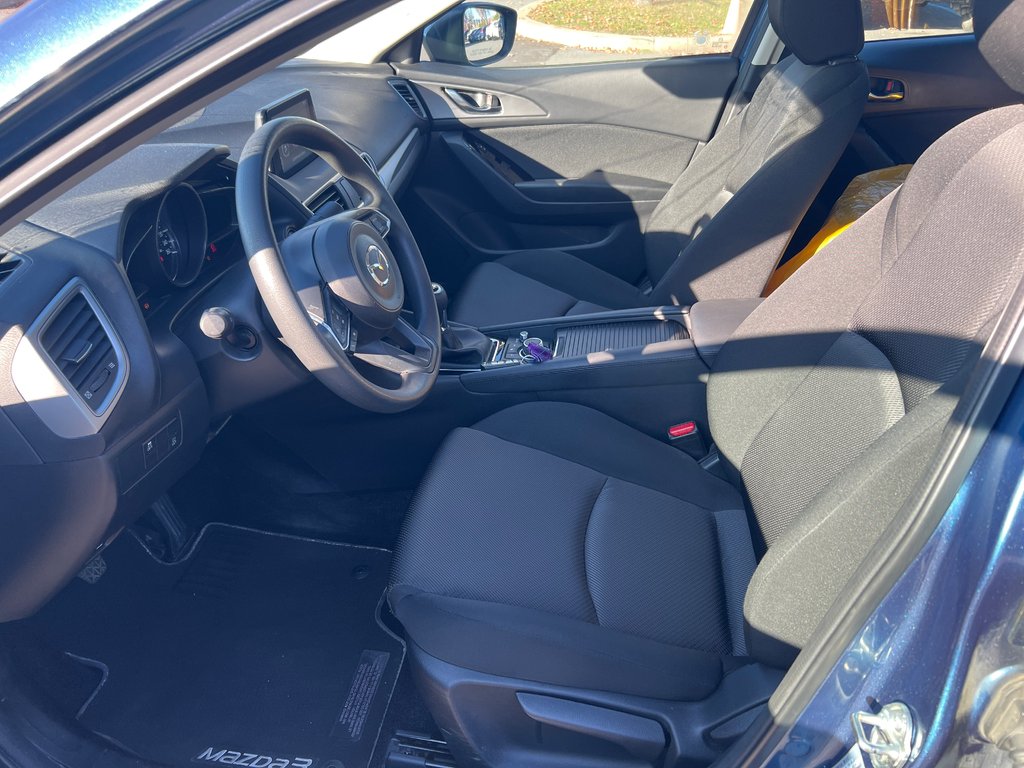 2018 Mazda Mazda3 GX , AIR CLIMATISÉ in Boucherville, Quebec - 9 - w1024h768px