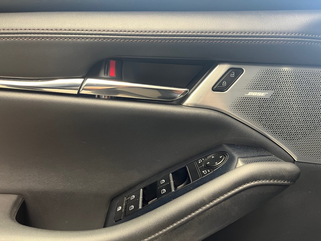 2021 Mazda Mazda3 GT in Boucherville, Quebec - 32 - w1024h768px