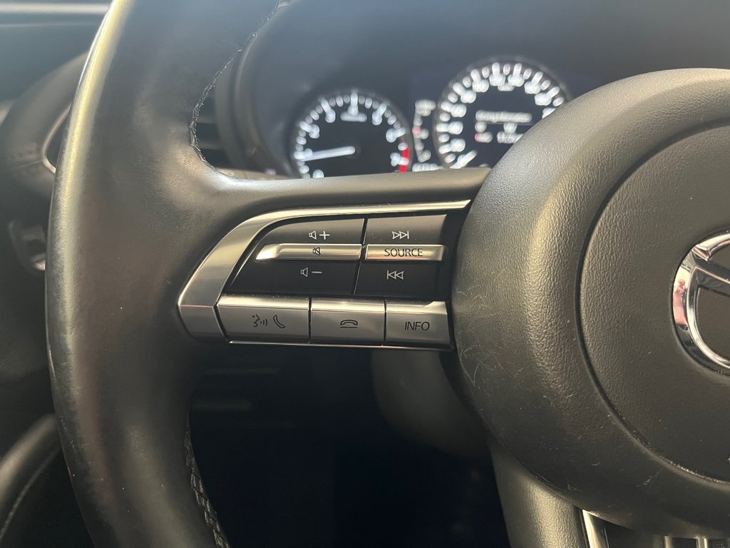 2021 Mazda Mazda3 GT in Boucherville, Quebec - 14 - w1024h768px