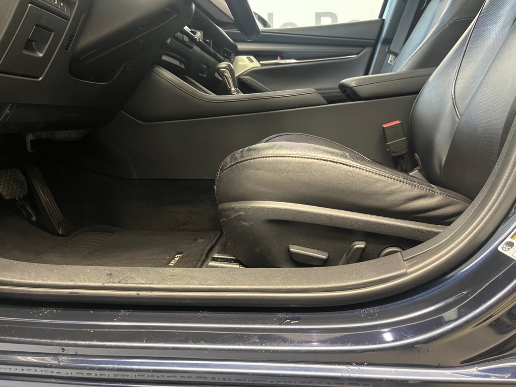 2021 Mazda Mazda3 GT in Boucherville, Quebec - 31 - w1024h768px