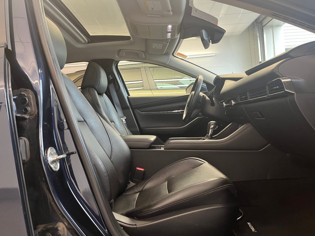 2021 Mazda Mazda3 GT in Boucherville, Quebec - 30 - w1024h768px