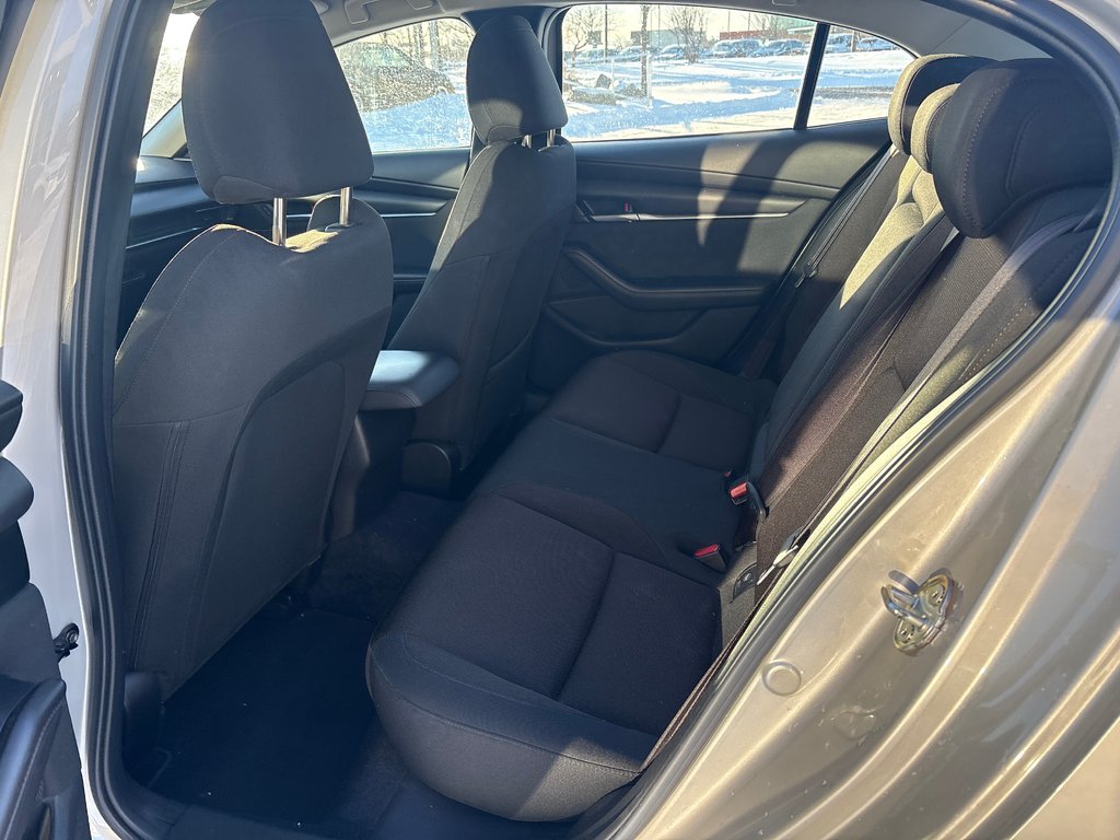 2022 Mazda Mazda3 GS AT 1 PROPRIO JAMAIS ACCIDENTÉ,BAS KM in Boucherville, Quebec - 3 - w1024h768px