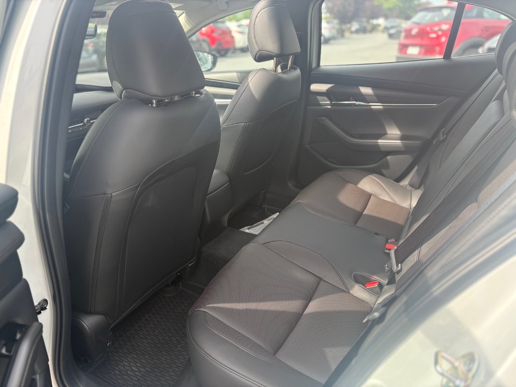 Mazda Mazda3 GT AWD 2.5 BERLINE 2025 à Boucherville, Québec - 6 - w1024h768px