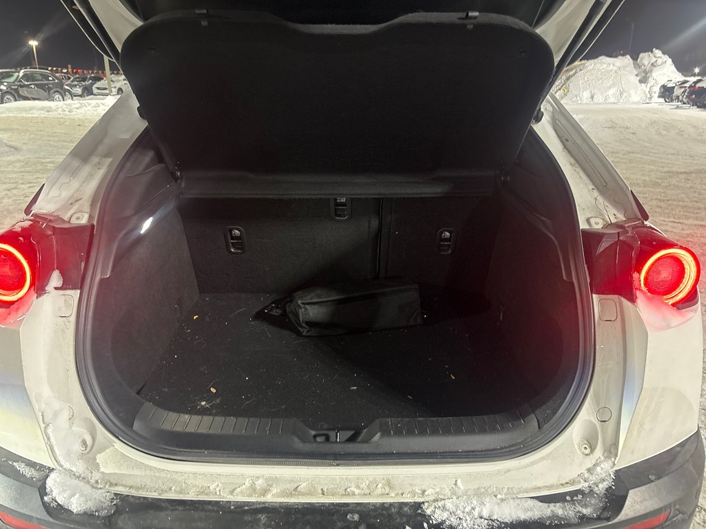 2022 Mazda MX-30 EV GS GARANTIE COMPLÈTE AOUT 2026 in Boucherville, Quebec - 11 - w1024h768px