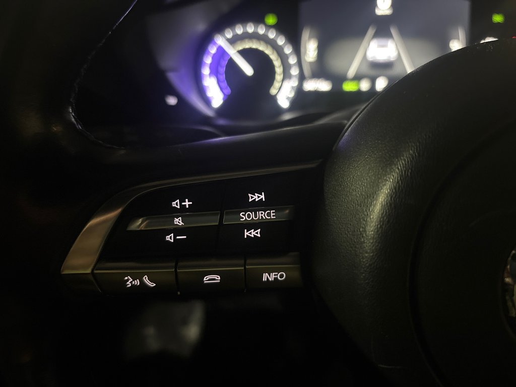 2022 Mazda MX-30 EV GS GARANTIE COMPLÈTE AOUT 2026 in Boucherville, Quebec - 16 - w1024h768px
