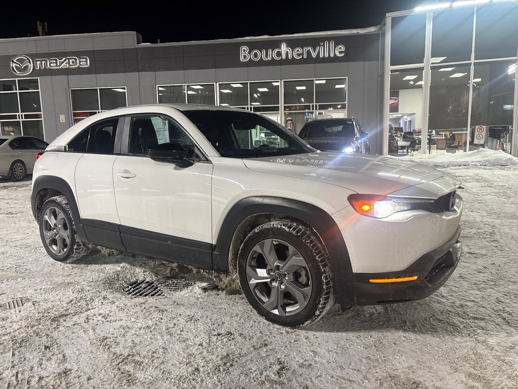2022 Mazda MX-30 EV GS GARANTIE COMPLÈTE AOUT 2026 in Boucherville, Quebec - 1 - w1024h768px