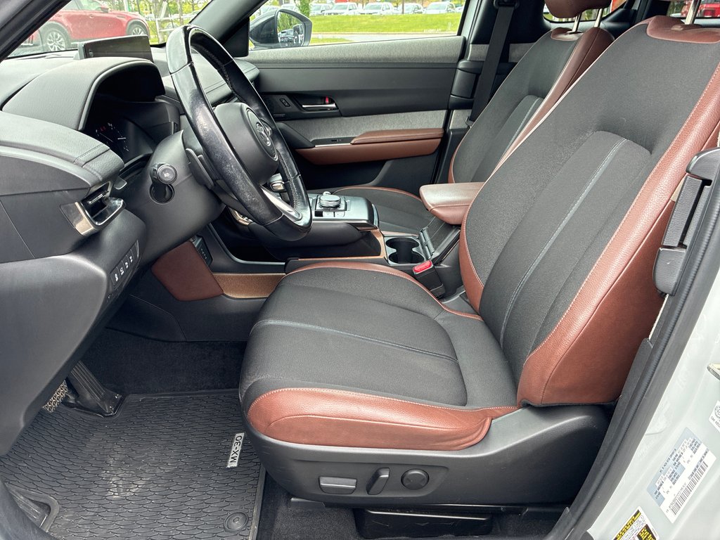 2022 Mazda MX-30 EV GT, BAS KM, GARANTIE 8 PNEUS INCLUS in Boucherville, Quebec - 14 - w1024h768px