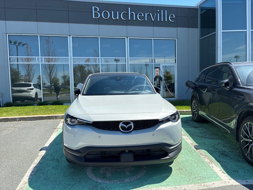 2022 Mazda MX-30 EV GT, BAS KM, GARANTIE 8 PNEUS INCLUS in Boucherville, Quebec - 3 - w1024h768px