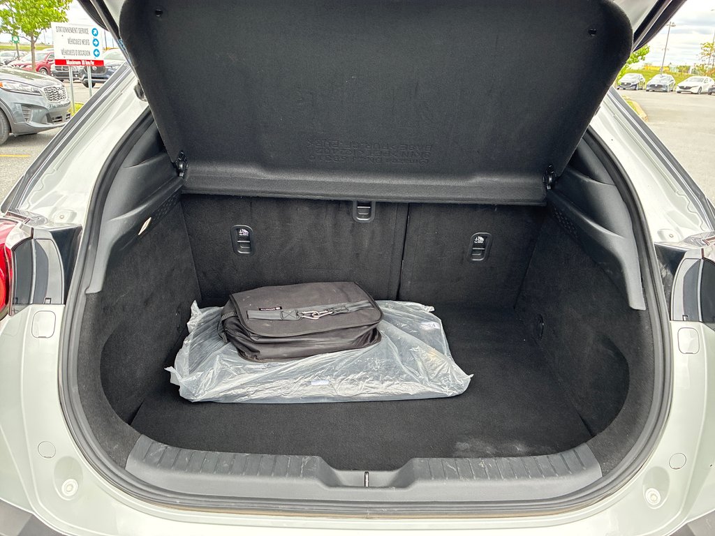 2022 Mazda MX-30 EV GT, BAS KM, GARANTIE 8 PNEUS INCLUS in Boucherville, Quebec - 13 - w1024h768px