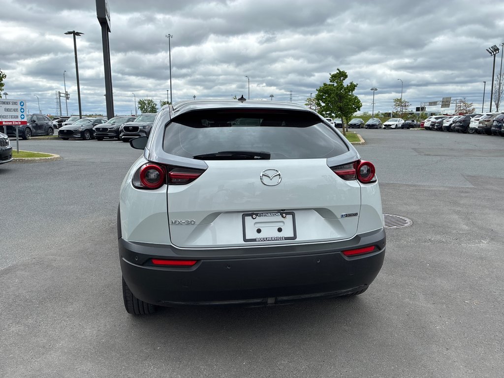 2022 Mazda MX-30 EV GT, BAS KM, GARANTIE 8 PNEUS INCLUS in Boucherville, Quebec - 10 - w1024h768px