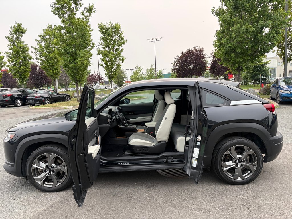 2022 Mazda MX-30 EV GT JAMAIS ACCIDENTÉ BOSE TOIT in Boucherville, Quebec - 17 - w1024h768px