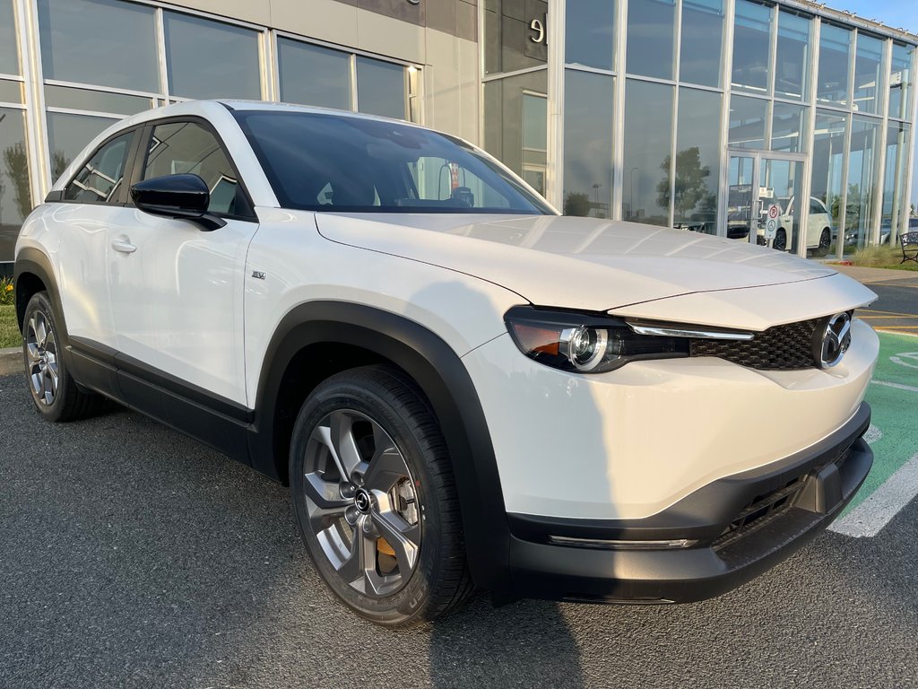 2024 Mazda MX-30 GS in Boucherville, Quebec - 3 - w1024h768px