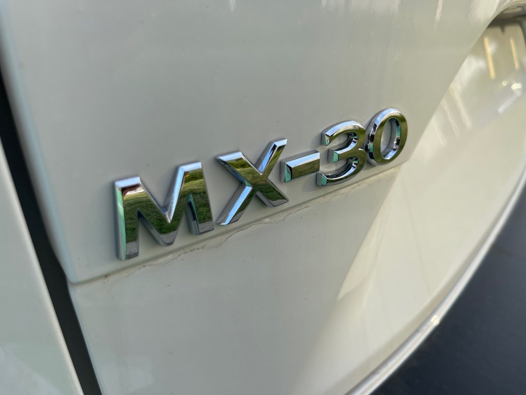 2024 Mazda MX-30 GS in Boucherville, Quebec - 8 - w1024h768px