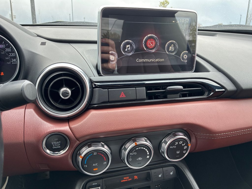 2017 Mazda MX-5 RF RF GT GROUPE GRAND SPORT in Boucherville, Quebec - 16 - w1024h768px