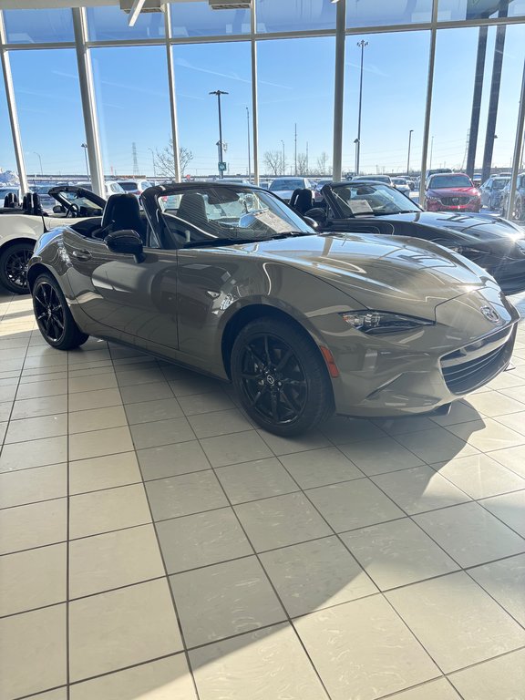 2023 Mazda MX-5 GS-P, AUT, BAS KM, AUBAINE in Boucherville, Quebec - 11 - w1024h768px